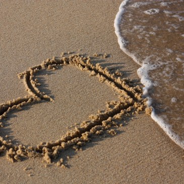 Love swept away by the waves via leasqueeasqueaky @ Flickraky @ Flickr