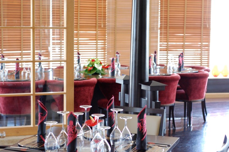 Enjoy Dubai's restaurants via Phil Campbell @ Flickr